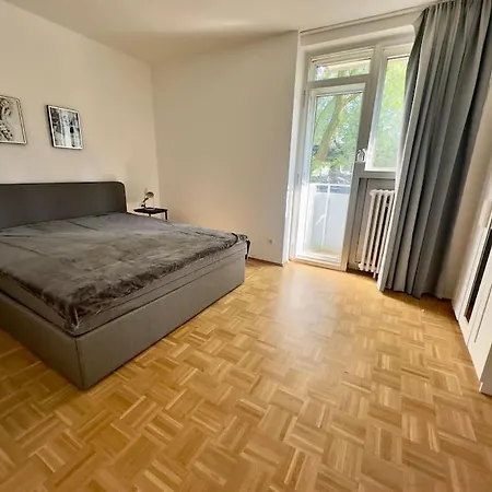 Schonster Rheinblick Fusslaufig Zur Messe! 160 Qm * Düsseldorf