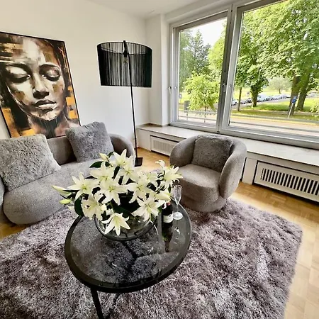 Schonster Rheinblick Fusslaufig Zur Messe! 160 Qm *