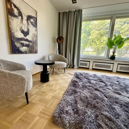 Schonster Rheinblick Fusslaufig Zur Messe! 160 Qm Dusseldorf
